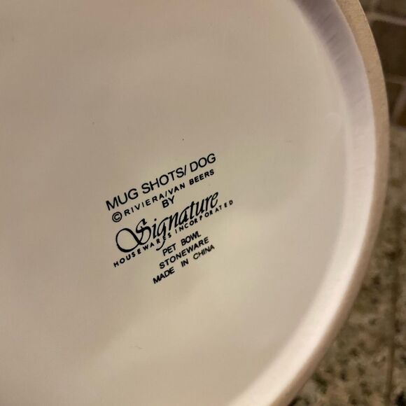 Mug Shots Signature Stoneware Dog Bowl 6 inch - Picture 9 of 12